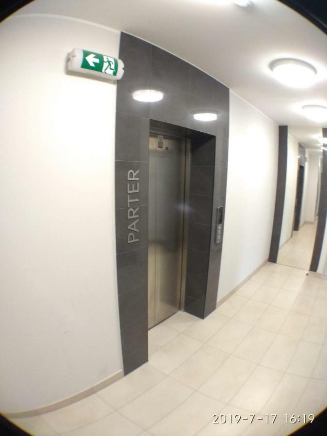 1120 Smialego 41 - Tanie Pokoje W Apartamencie - Samodzielne Zameldowanie - Self Check In Познань Экстерьер фото